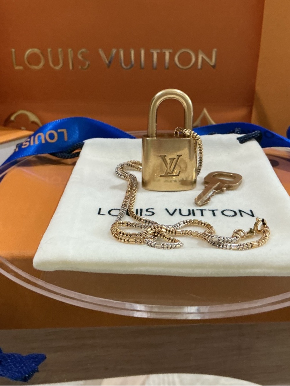 Louis Vuitton Gold Padlock with Matching Key can also be used as a necklace GWP - Picture 11 of 13